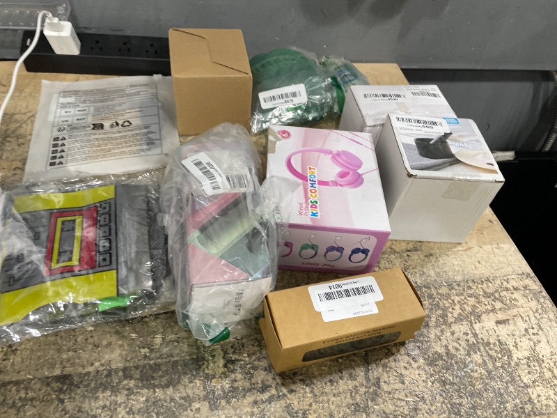Photo 1 of ** SOLD AS IS BUNDLE OF MISCELLANEOUS AND SORTED GOODS **