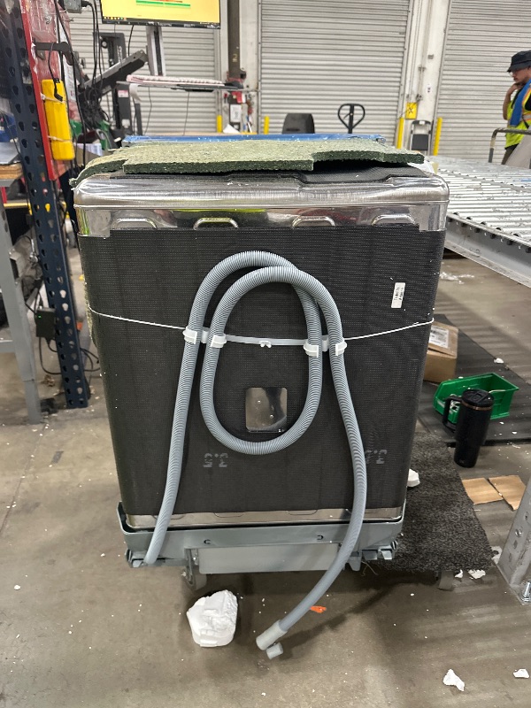 Photo 1 of ***FOR PARTS ONLY***DAMAGED***

 Frigidaire GDSH4715A Gallery 24 Inch Wide 14 Place Setting Built-In Top Control Dishwasher with 5 Wash Cycles and MaxBoost Dry™ - Stainless Steel