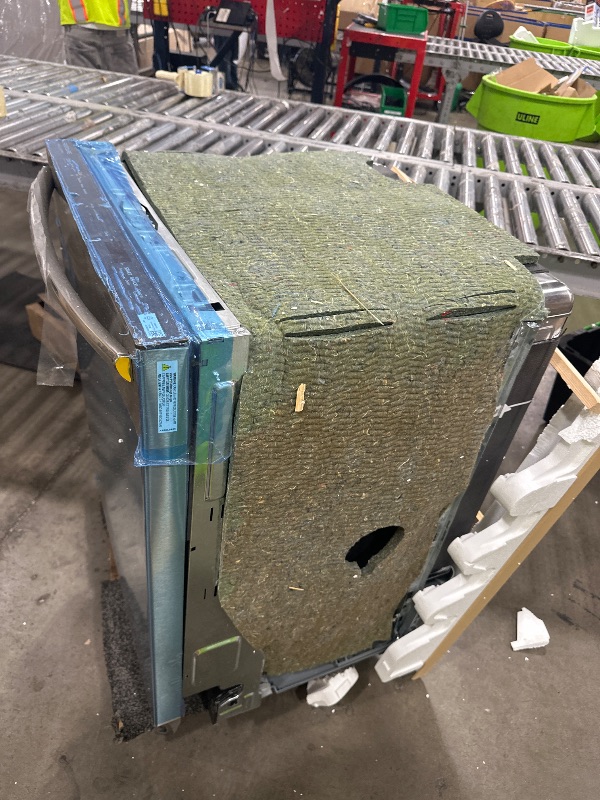 Photo 1 of ***FOR PARTS ONLY***DAMAGED***

 Frigidaire GDSH4715A Gallery 24 Inch Wide 14 Place Setting Built-In Top Control Dishwasher with 5 Wash Cycles and MaxBoost Dry™ - Stainless Steel