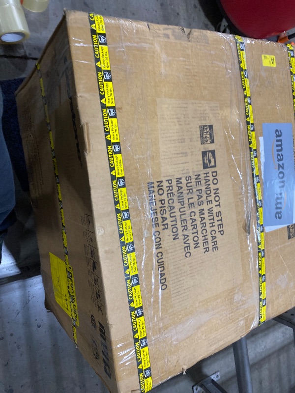 Photo 1 of Keystone 18,800 BTU Window Air Conditioner with 16,000 BTU Supplemental Heating, 230V, Window AC Unit for Living Room, Apartment, Large Rooms up to 1000 Sq.Ft.