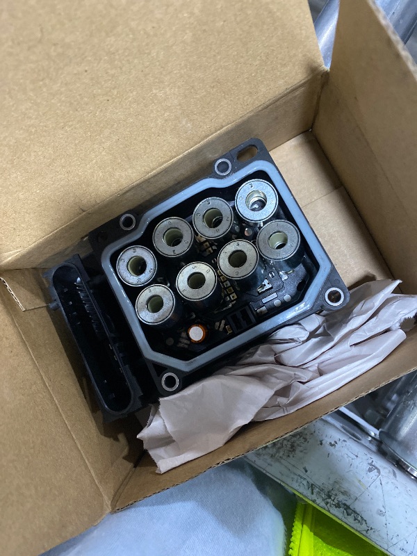 Photo 1 of EZROAD ABS Pump Control Module 0265800534 4405006070 Compatible with Toyota Camry 2.4L 3.5L 2007 2008 2009 Anti-Lock Brake Actuator 44510-33130 44050-06070 44510-06060 0265800535 Non-Hybrid Engine