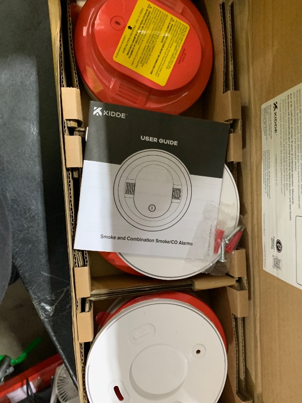 Photo 1 of Kidde  Detector, 10-Year Battery Powered, with LED Status Lights, 85 dB Alarm, 5-inches, 20SD10, 3 Pack