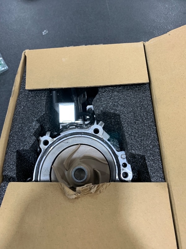 Photo 1 of Water Pump 2.0L L4 Only Compatible with Range Rover Evoque Sport Velar 2018-2023 Discovery 2018–2024 Defender 90 110 2020-2023 XF E-PACE F-PACE LR154597 LR123392 LR092953