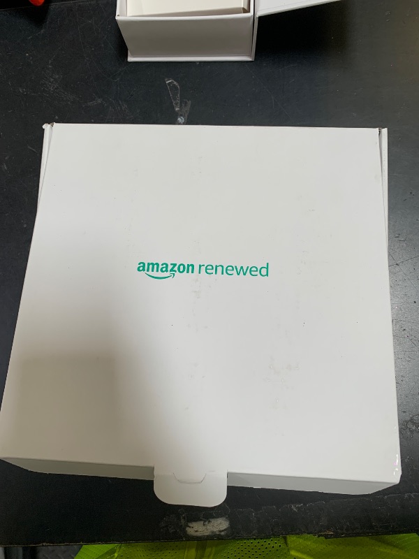 Photo 1 of Apple iPhone 16 Pro, US Version, 1TB, White Titanium - Unlocked (Renewed Premium)