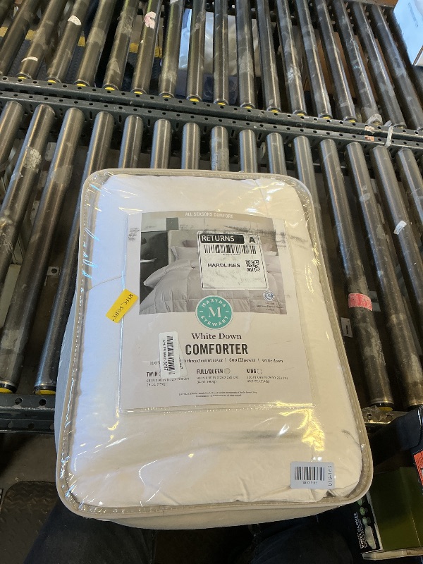 Photo 1 of Martha Stewart 300 Thread Count Light Warmth 100% Long Staple Silk Filled Blanket - King, White