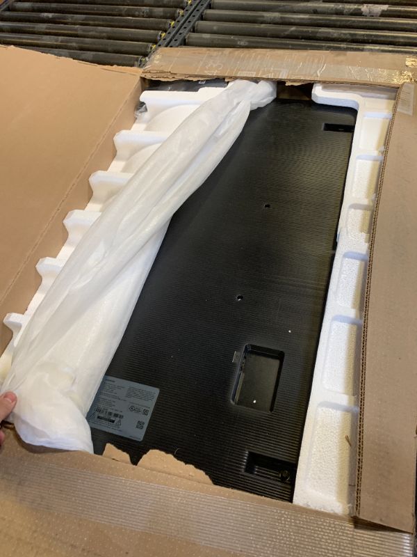 Photo 1 of Samsung 43-Inch Class QLED Q7F Series Samsung Vision AI Smart TV (2025 Model, 43Q7F) Quantum HDR, Object Tracking Sound Lite, Q4 AI Gen1 Processor, 4K upscaling, Gaming Hub, Alexa Built-in