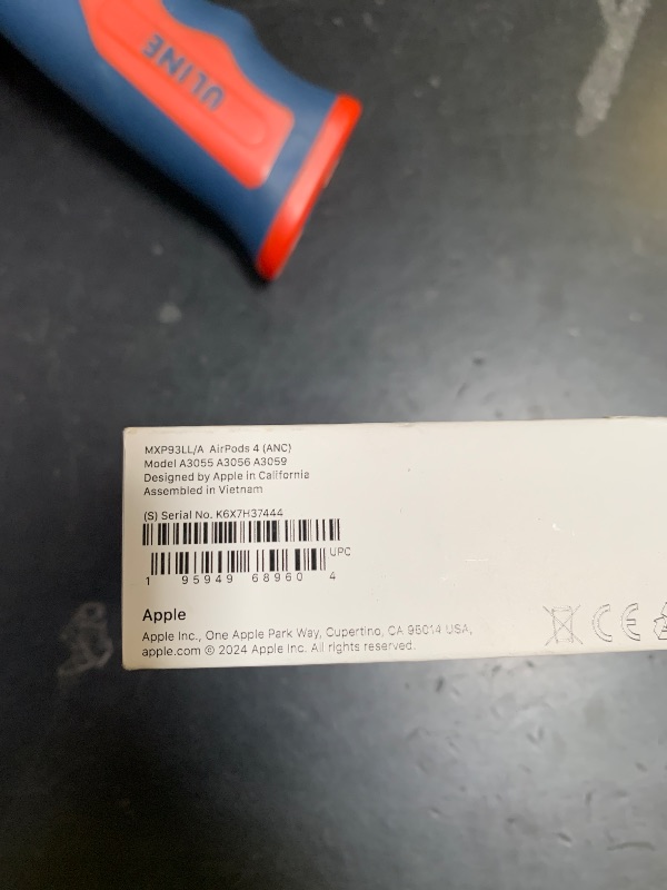 Photo 1 of Apple AirPods 4 Wireless Earbuds