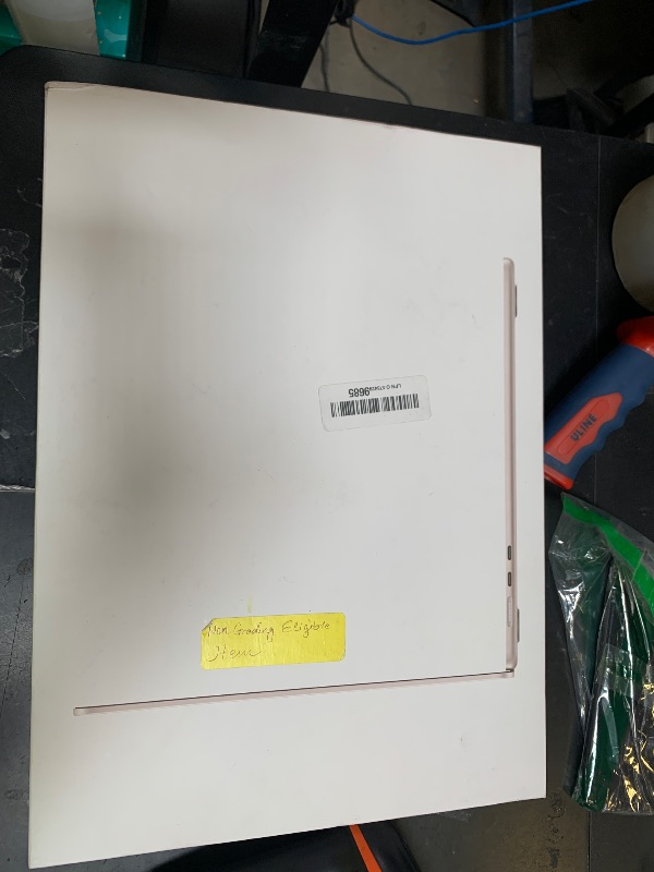 Photo 1 of Apple 2025 MacBook Air 15-inch Laptop with M4 chip: Built for Apple Intelligence, 15.3-inch Liquid Retina Display, 16GB Unified Memory, 256GB SSD Storage, 12MP Center Stage Camera, Touch ID; Starlight