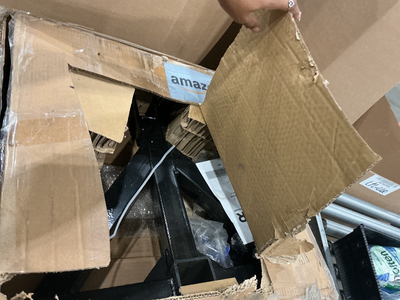 Photo 1 of ****CHECKED  7/10 - AS IS/NO RETURNS - SALE FINAL - FOR PARTS ONLY****VEVOR 3 Point Trailer Hitch 2 in Receiver, 3pt Quick Hitch Attachment with 3 Trailer Balls, Tractor Tow Drawbar Adapter, Compatible with Kubota, Mahindra, Ford, Yanmar, John Deere, Mass
