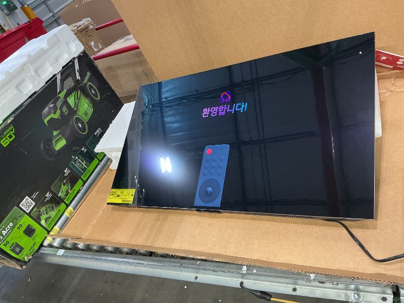 Photo 1 of [CLERK NOTES] LG 42-Inch Class OLED evo AI 4K C6 Series Smart TV w/Dolby Atmos, Dolby Vision, HDR10, AI Super Upscaling 4K, Filmmaker Mode, Wow Orchestra, Compatible with Alexa (OLED42C6PUA, 2026)