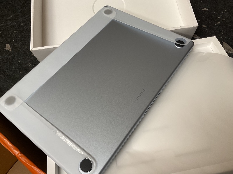Photo 1 of SEE NOTES AND PICTURES …….Apple 2025 MacBook Air 15-inch Laptop with M4 chip: Built for Apple Intelligence, 15.3-inch Liquid Retina Display, 24GB Unified Memory, 512GB SSD Storage, 12MP Center Stage Camera, Touch ID; Sky Blue