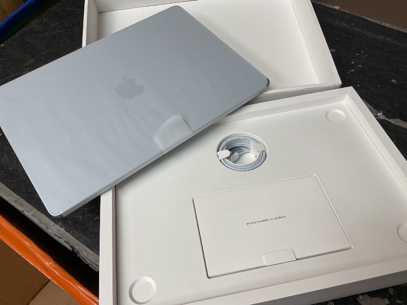 Photo 1 of SEE NOTES AND PICTURES …….Apple 2025 MacBook Air 15-inch Laptop with M4 chip: Built for Apple Intelligence, 15.3-inch Liquid Retina Display, 24GB Unified Memory, 512GB SSD Storage, 12MP Center Stage Camera, Touch ID; Sky Blue