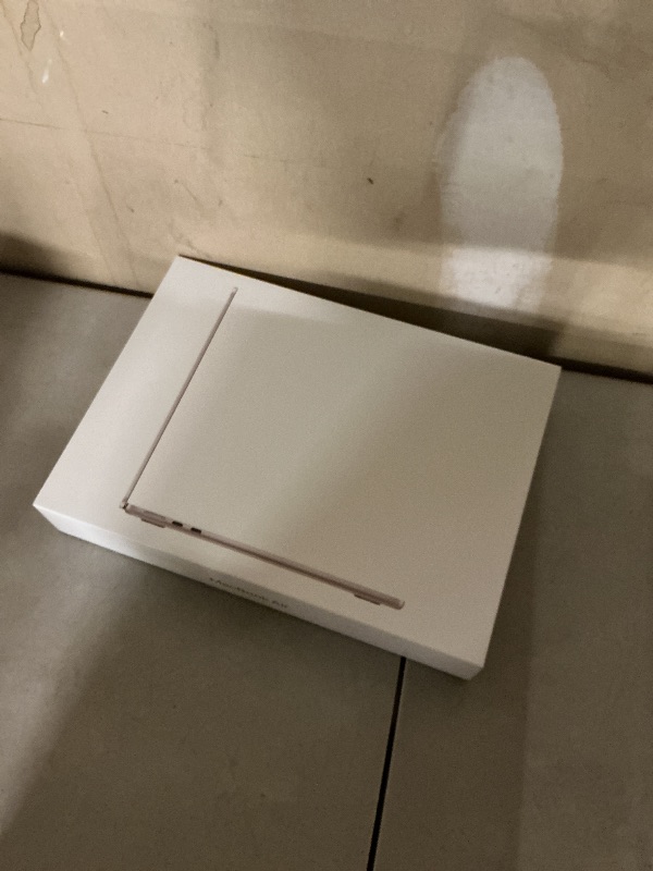 Photo 1 of Apple 2026 MacBook Air 13-inch Laptop with M5 chip: Built for AI, 13.6-inch Liquid Retina Display, 24GB Unified Memory, 1TB SSD, 12MP Center Stage Camera, Touch ID, Wi-Fi 7; Starlight