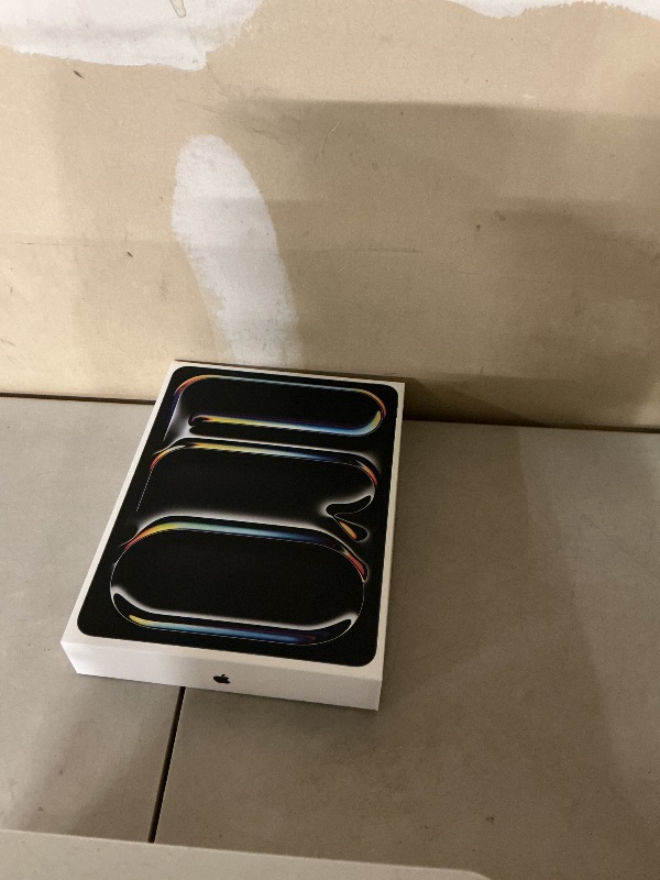 Photo 1 of Apple iPad Pro 13-inch (M5): Ultra Retina XDR Display, 512GB, Landscape 12MP Front Camera/12MP Back Camera, LiDAR Scanner, Wi-Fi 7 with Apple N1, Face ID, All-Day Battery Life — Space Black