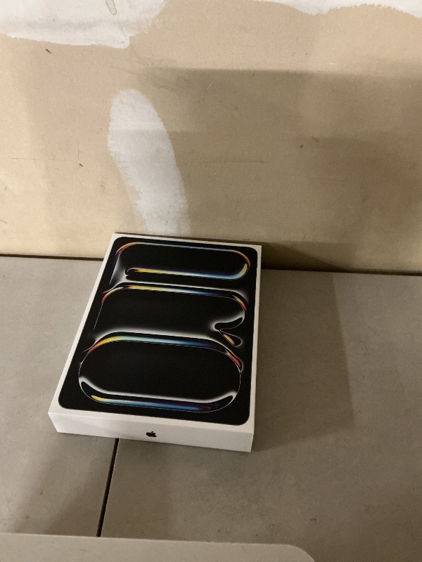 Photo 1 of Apple iPad Pro 13-inch (M5): Ultra Retina XDR Display, 512GB, Landscape 12MP Front Camera/12MP Back Camera, LiDAR Scanner, Wi-Fi 7 with Apple N1, Face ID, All-Day Battery Life — Space Black