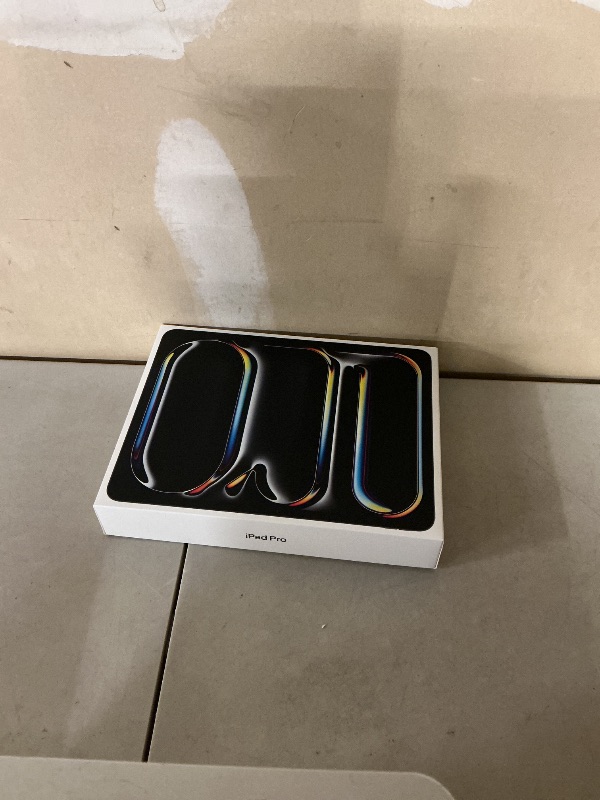 Photo 1 of Apple iPad Pro 13-inch (M5): Ultra Retina XDR Display, 512GB, Landscape 12MP Front Camera/12MP Back Camera, LiDAR Scanner, Wi-Fi 7 with Apple N1, Face ID, All-Day Battery Life — Space Black