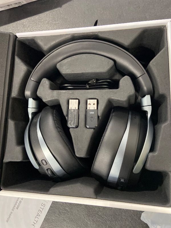 Photo 1 of **READ CLERK COMMENTS**
Turtle Beach Stealth 700 Gen 3 Wireless Multiplatform Amplified Gaming Headset for Xbox Series X|S, Xbox One, PC, PS5, Mobile – 60mm Drivers, AI Noise-Cancelling Mic, Bluetooth, 80-Hr Battery – Cobalt