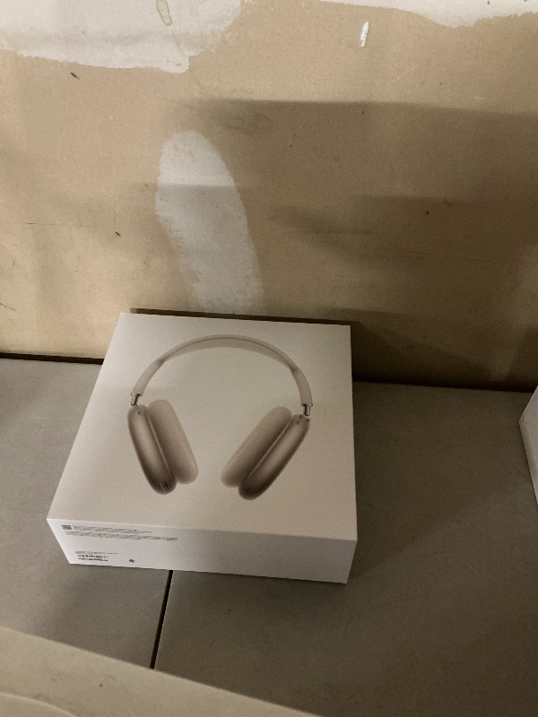 Photo 1 of Apple AirPods Max 2 Wireless Over-Ear Headphones, Active Noise Cancellation, Adaptive Audio, Personalized Spatial Audio, Live Translation, Bluetooth Headphones for iPhone – Starlight