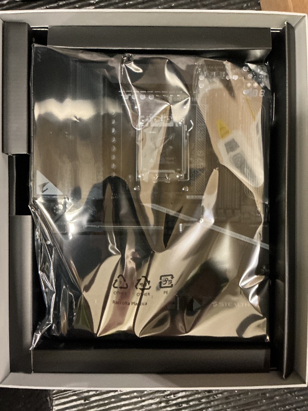Photo 1 of GIGABYTE X870 AORUS Stealth Reverse-Connect ATX Motherboard, Support AMD Socket AM5 Processors, DDR5, 16+2+2 Power Phase, 4X M.2, PCIe 5.0, USB4, WIFI7, 5GbE, PCIe EZ-Latch Plus, 5 Year Warranty