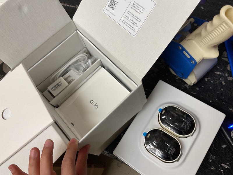 Photo 1 of FACTORY SEALED—- Arlo Ultra Security Camera 4K HDR (3rd Gen, 2025 Release) + SmartHub, Battery Power, Emergency Response, AI Event Captions, 1-Month Trial of Secure Plan, 180° Field of View, 2 Cam, White