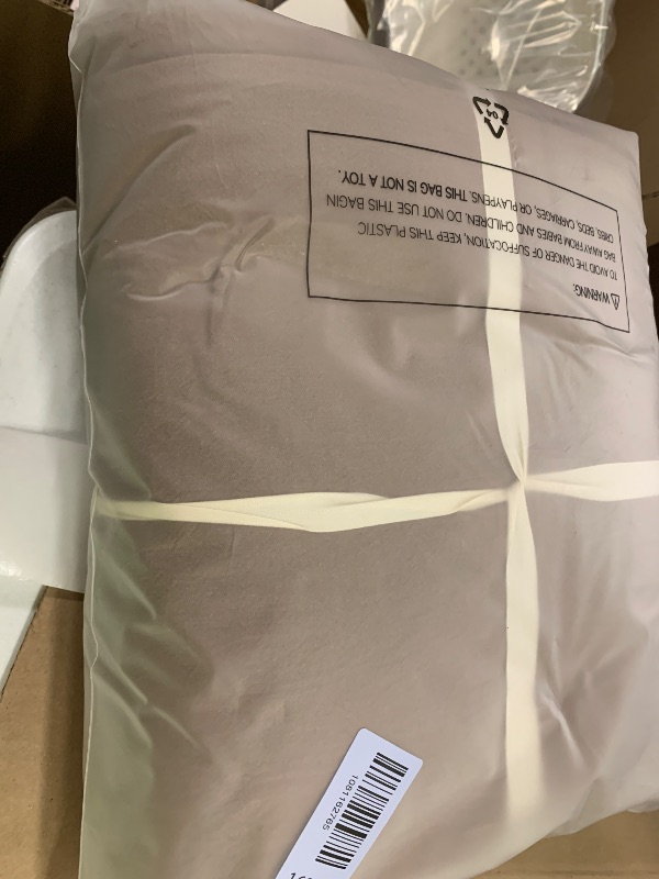 View 2 of ELIMMO King Duvet Cover - 3 Piece 100% Washed Cotton Linen Feel Bedding Set, All Season Breathable Cozy, Double Stitched Hem, Hemmed Grey Pink,104"x90"