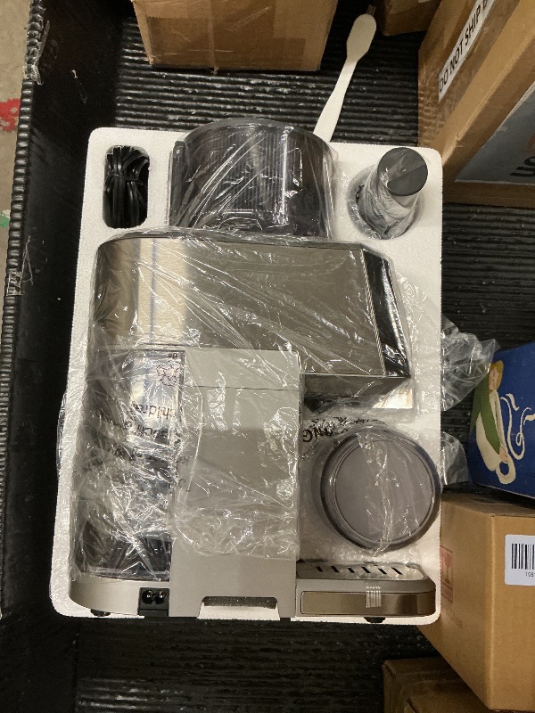 Photo 1 of ******NONFUNCTIONAL - SELLING FOR PARTS ONLY******
VCK Cold Press Juicer - Large 5.12" Feed Chute, Easy to Clean, Slow Masticating for Nutrient Retention, Quiet Motor, High Juice Yield, Leakproof - Sliver