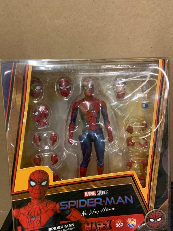 Photo 1 of MEDICOM TOY MAFEX Captain-America (Classic Suit) Action Figure. Includes Original Sturdy Protective case. Japan Import.