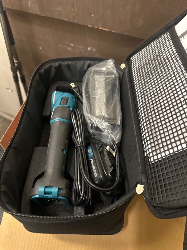 Photo 1 of Makita PC01R3 12V max CXT® Lithium-Ion Cordless Multi-Cutter Kit (2.0Ah)