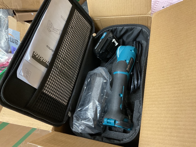 Photo 1 of Makita PC01R3 12V max CXT® Lithium-Ion Cordless Multi-Cutter Kit (2.0Ah)