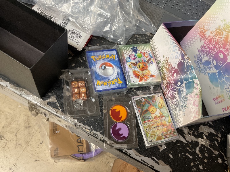 Photo 1 of Pokemon TCG: Scarlet & Violet—Prismatic Evolutions Elite Trainer Box