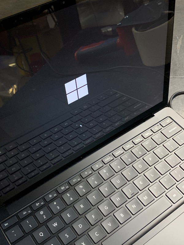 Photo 1 of Microsoft Surface Laptop (2024) Copilot+ PC 15" Snapdragon X Elite ----LOCKED--- KEYBOARD IS NON FUNCTIONAL