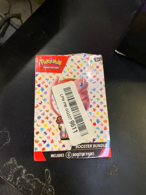 Photo 1 of Pokémon BOOSTER BUNDLE
