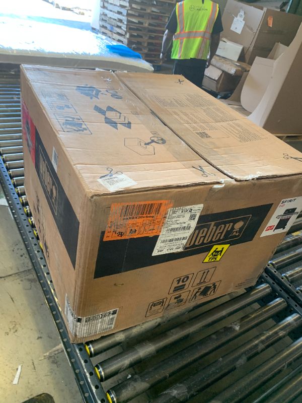 Photo 1 of Weber Spirit E-435 Gas Grill