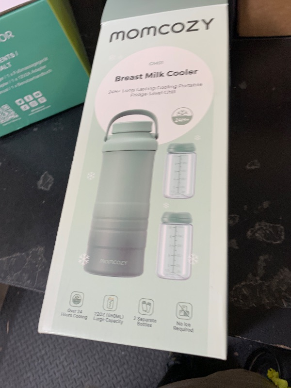 Photo 1 of Momcozy 22oz Breastmilk Cooler