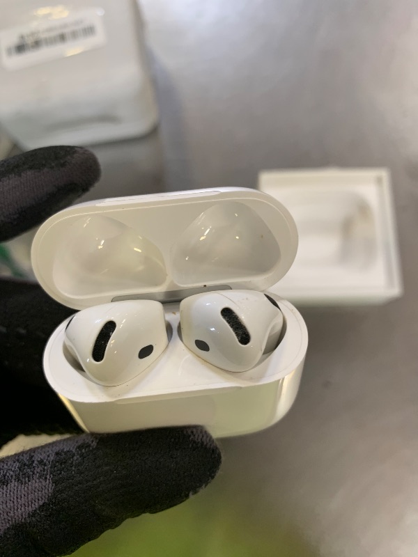 Photo 1 of Apple AirPods 4 Wireless Earbuds