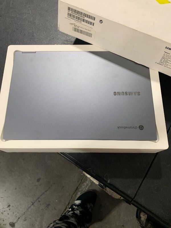 Photo 1 of Samsung Galaxy Chromebook 13.3" 4K AMOLED Touchscreen