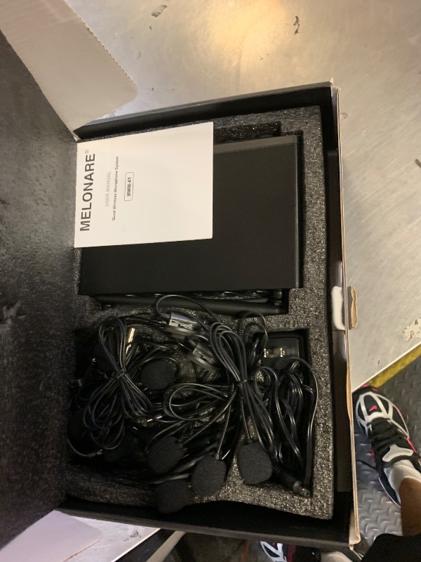 Photo 1 of MELONARE MWM-41-4B Compact 4-Channel UHF Wireless Microphone System
