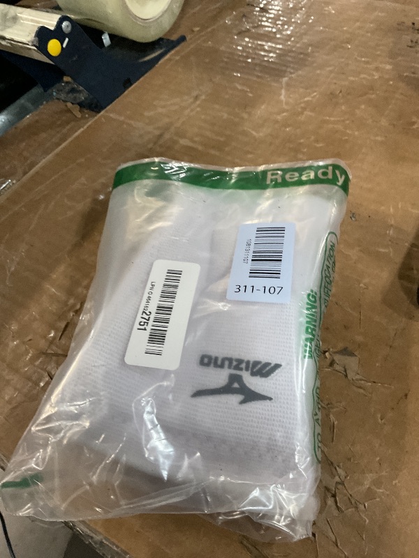 Photo 1 of **NEED CLEANING**Mizuno LR6 Volleyball Kneepad, White, small