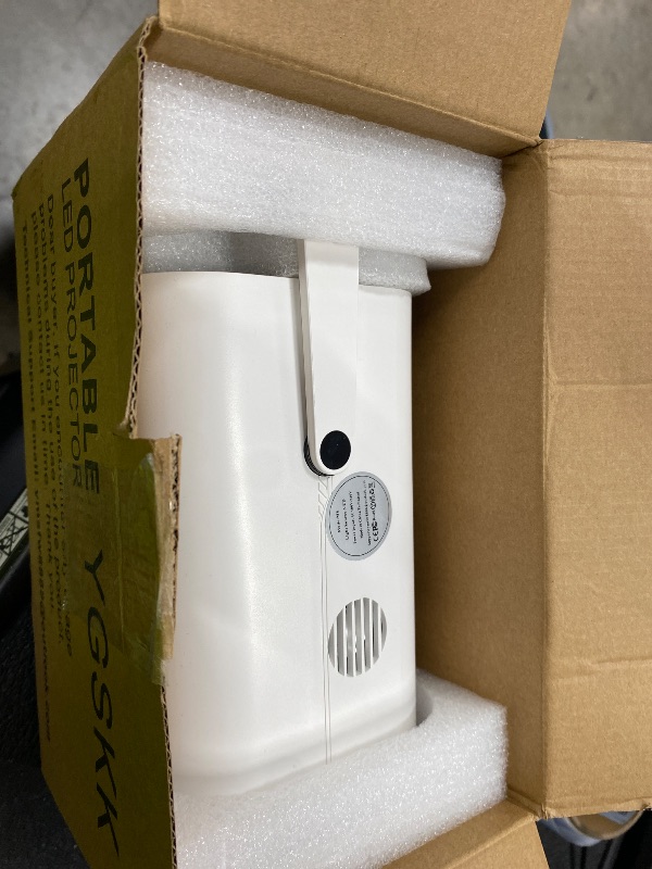 Photo 1 of ***PHOTO AND DESCRIPCION ONLY FOR REFERENCE***
Mini Portable Projector