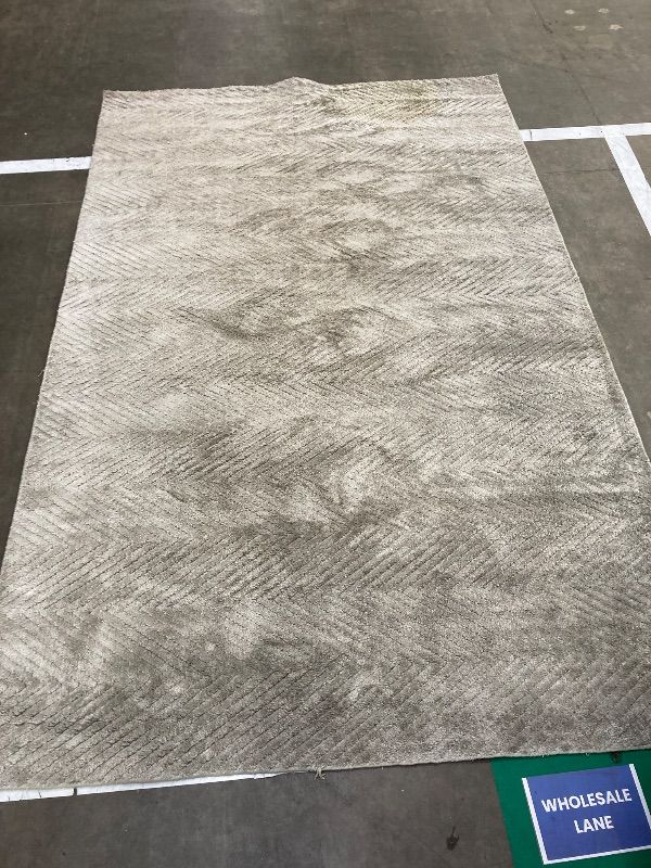 Photo 1 of ***DAMAGED -SLIGHT STAIN -CLEANING NEEDED -SELLING AS IS *** Solo Rugs Chevelle Contemporary Modern Hand Loomed Area Rug, Charcoal, 5' x 8'