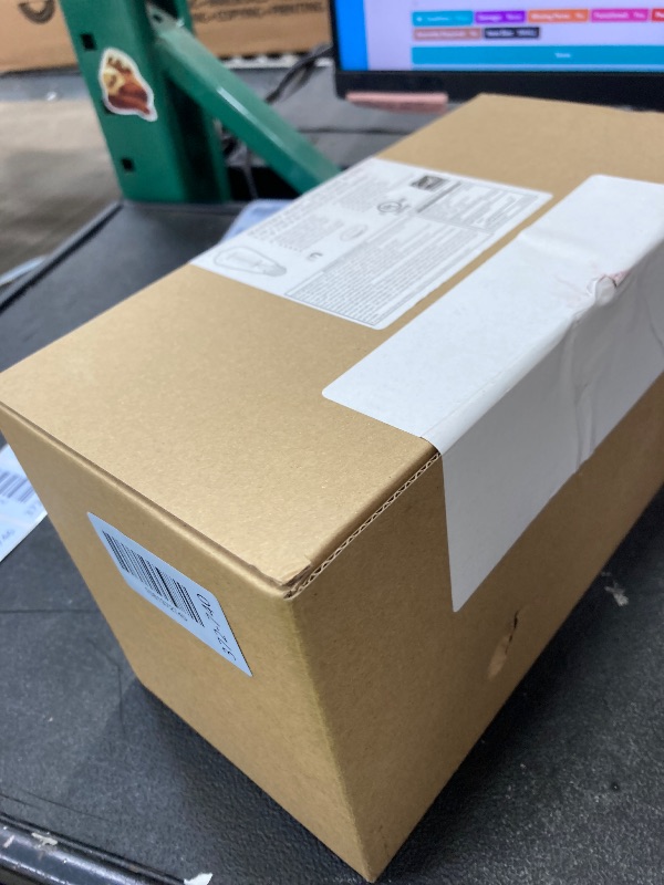 Photo 1 of 10 pack of led light bulbs