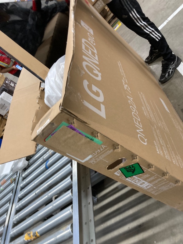 Photo 1 of **broke screen**Parts only**NO REFOND **NO RETORNS**LG 75-Inch Class QNED evo AI QNED92A Series Mini LED 4K Smart TV w/Dolby Atmos, Dolby Vision, HDR10, AI Super Upscaling 4K, Filmmaker Mode, Wow Orchestra, Alexa Built-in (75QNED92AUA, 2025)