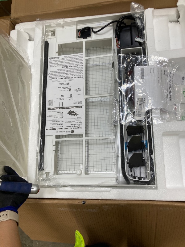 Photo 1 of ***DAMAGED -SELLING AS PARTS ONLY*** LG 14,000 BTU DUAL Inverter Smart Window Air Conditioner, 115V, Cools 800 Sq. Ft. for Bedroom, Living Room, Apartment, Quiet Operation, ENERGY STAR®, works with LG ThinQ, Amazon Alexa and Hey Google