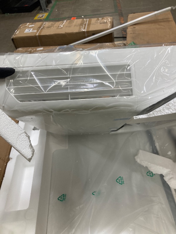 Photo 1 of ***DAMAGED -SELLING AS PARTS ONLY*** LG 14,000 BTU DUAL Inverter Smart Window Air Conditioner, 115V, Cools 800 Sq. Ft. for Bedroom, Living Room, Apartment, Quiet Operation, ENERGY STAR®, works with LG ThinQ, Amazon Alexa and Hey Google