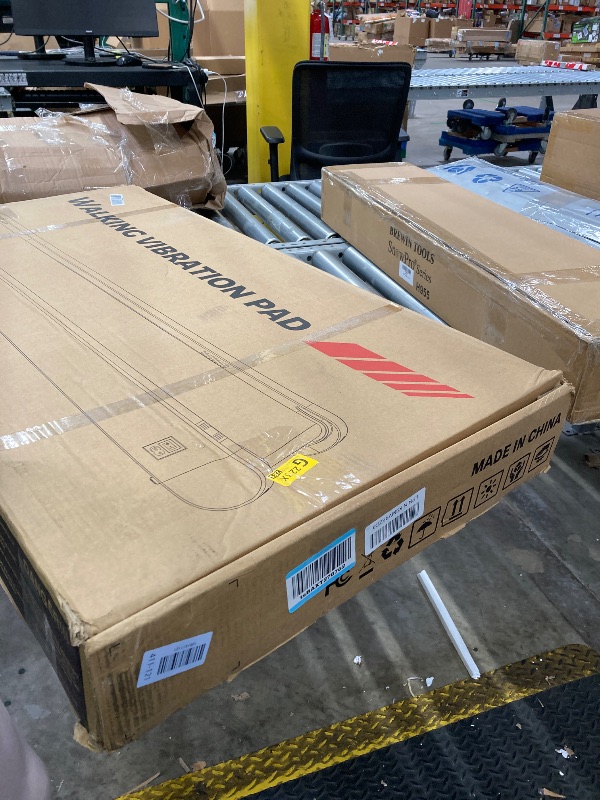 Photo 1 of ***NON-FUNCTIONAL -SELLING AS PARTS ONLY*** REMOTE MISSING. ERROR CODE
Walking Pad Treadmill with APP, 3 in 1 Under Desk Treadmills, 2.5HP Low Noise Walking Vibration Pad with Remote Control,Portable Treadmill for Home Office, Red