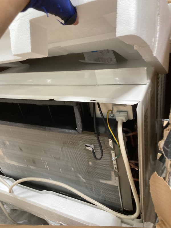 Photo 1 of ***It was not tested because the connector is different from those on the other air conditioners***It is used; it is unknown whether any parts are missing, and it is unknown whether it functions 100%.
***LG 23,500 BTU Dual Inverter Smart Window Air Condit