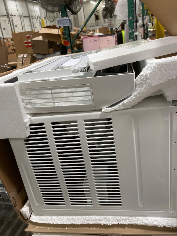 Photo 1 of ***It was not tested because the connector is different from those on the other air conditioners***It is used; it is unknown whether any parts are missing, and it is unknown whether it functions 100%.
***LG 23,500 BTU Dual Inverter Smart Window Air Condit