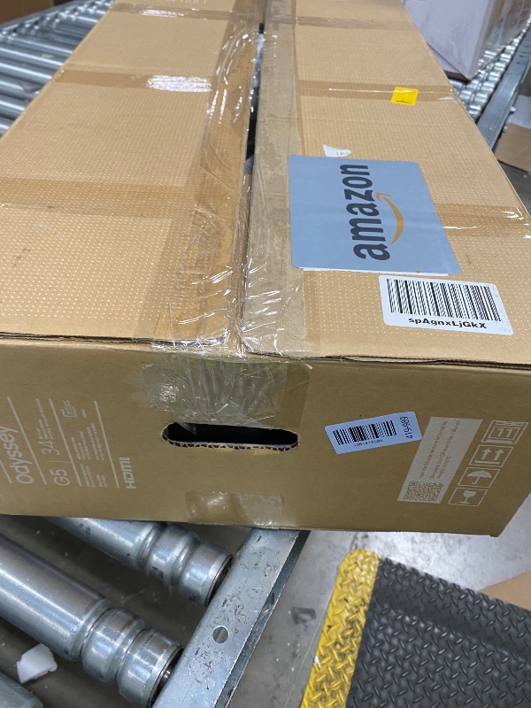 Photo 1 of ***DAMAGED -SELLING AS PARTS ONLY*** Samsung 34' Odyssey G5 Ultra-Wide Gaming Monitor with 1000R Curved Screen, 165Hz, 1ms, FreeSync Premium, Large Display, Eye Comfort, Multiple Ports, WQHD, LC34G55TWWNXZA, Black