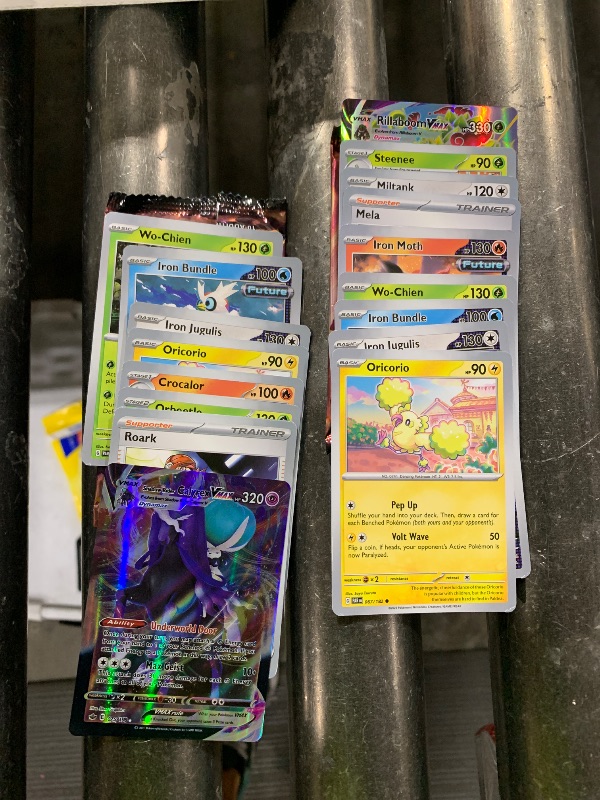 Photo 1 of PRACTICE POKEMON CARDS ******* POKEMON TCG: Scarlet and Violet: Paradox RIFT: Elite Trainer Box - Roaring Moon