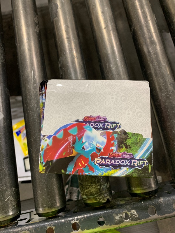 Photo 1 of PRACTICE POKEMON CARDS ******* POKEMON TCG: Scarlet and Violet: Paradox RIFT: Elite Trainer Box - Roaring Moon